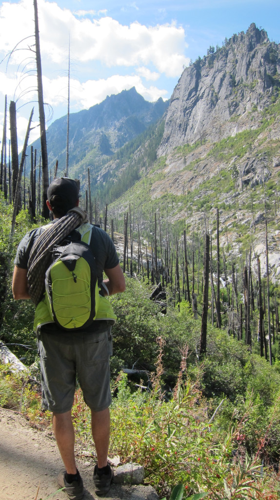 American Mountain Guide/IFMGA Guide Geoff Unger tested Osprey’s Rev 12 Backpack while preparing to teach and while teaching an Alpine Guide Exam in Leavenworth and the Cascades, Washington. He found the pack to be functional and durable.