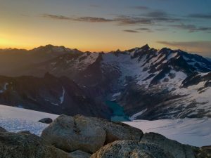 forbidden-peak-and-morraine-lake-at-sunrise_pc-jeff-dobronyi
